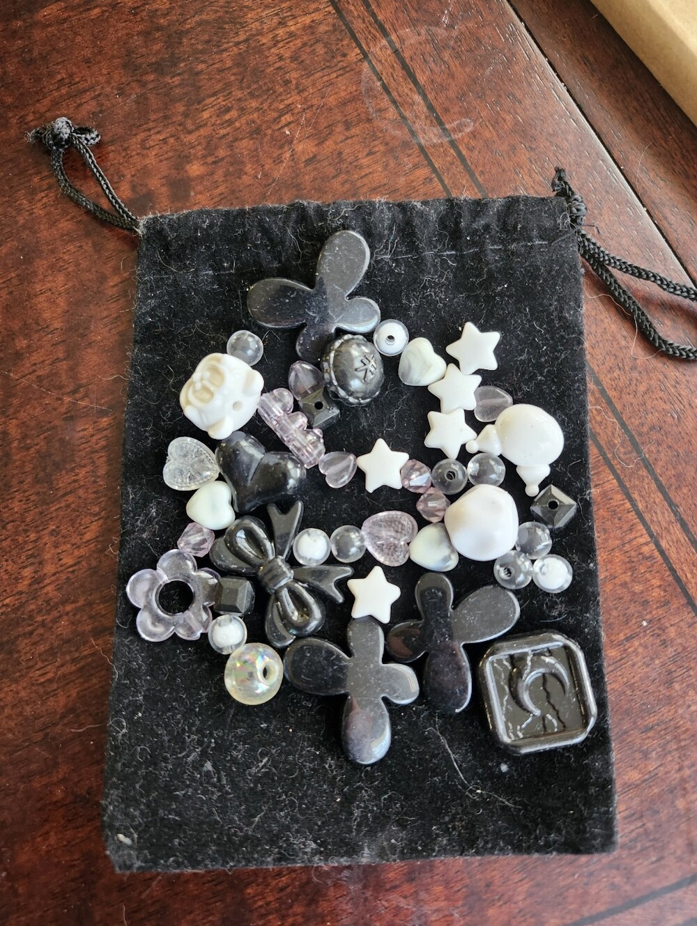 Black & White Mixed Bead Set for Jewelry Making